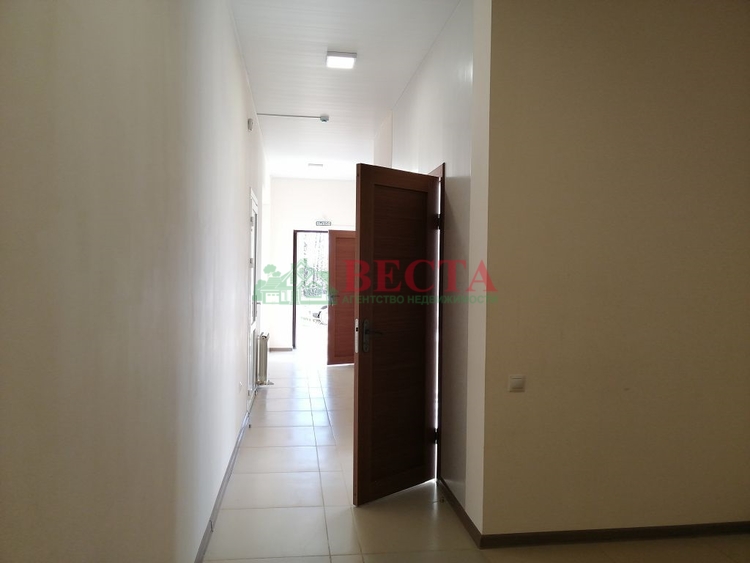 Офис, 350.00 м², 1/2 этаж  фото 1