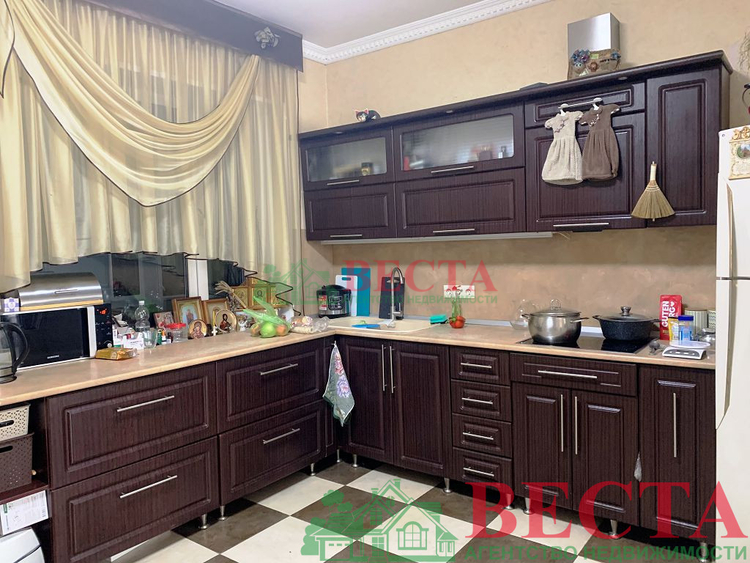 Дом, 241.00 м², на участке 8.50 сот. фото 3