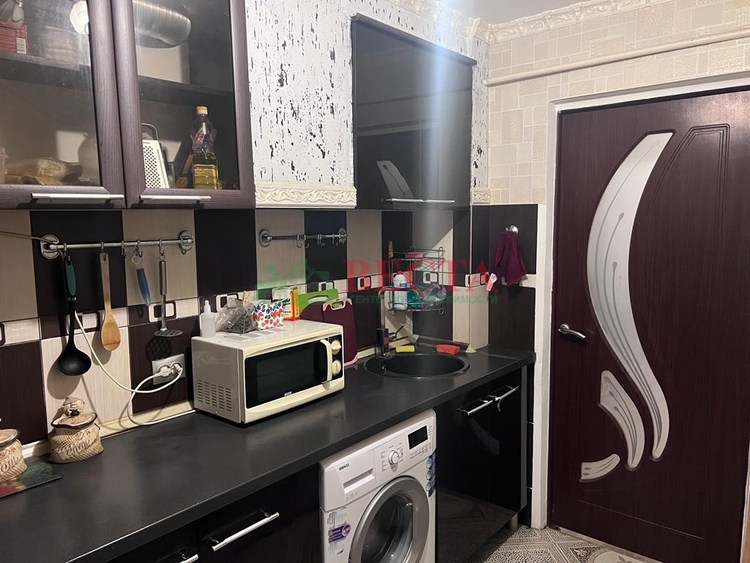 3-комнатная квартира, 57.20 м², 5/5 этаж фото 0
