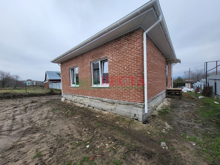 Дом, 80.00 м², на участке 5 сот. фото 2