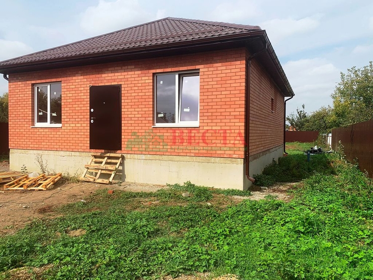 Дом, 100.00 м², на участке 5 сот. фото 0