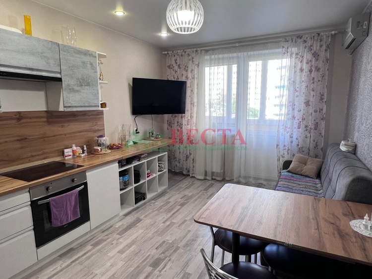 3-комнатная квартира, 76.00 м², 2/9 этаж фото 0