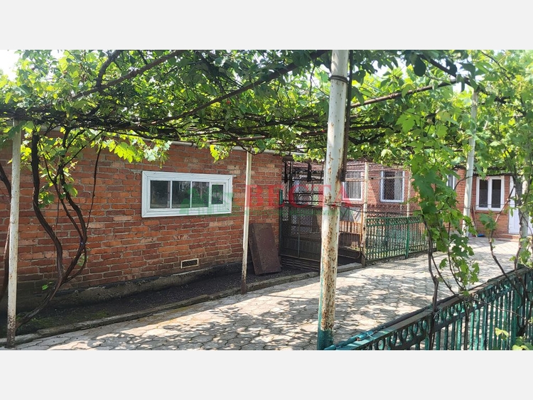 Дом, 60.00 м², на участке 8 сот. фото 2