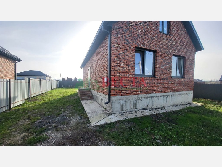 Дом, 80.00 м², на участке 4.80 сот. фото 1
