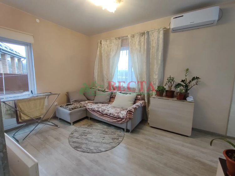 Дом, 50.00 м², на участке 5 сот. фото 2