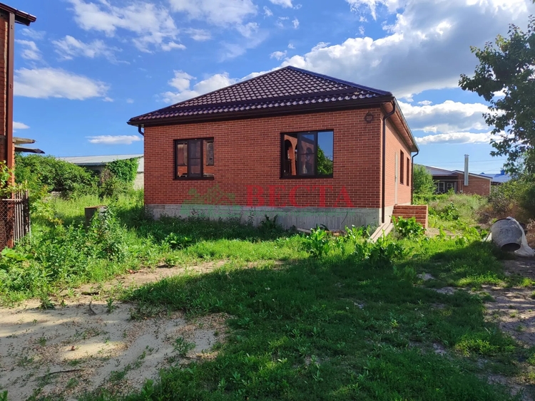 Дом, 100.00 м², на участке 8 сот. фото 1