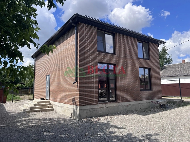 Дом, 144.00 м², на участке 3.30 сот. фото 1